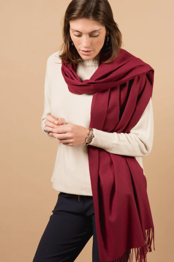 Tilley & Grace Cashmere-Mix Pashmina In Plum